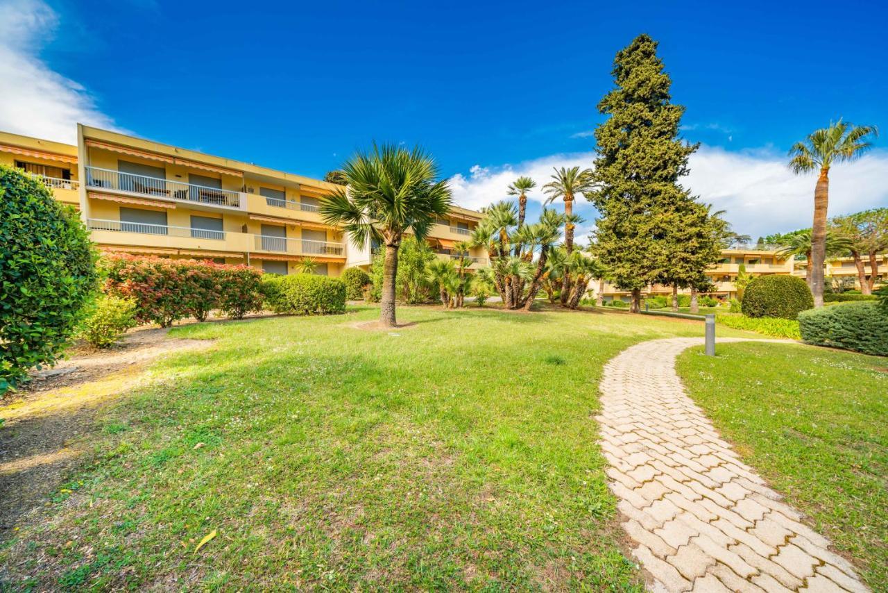 Spacious Apartment At A 5 Min Walk From The Beach Antibes Dış mekan fotoğraf