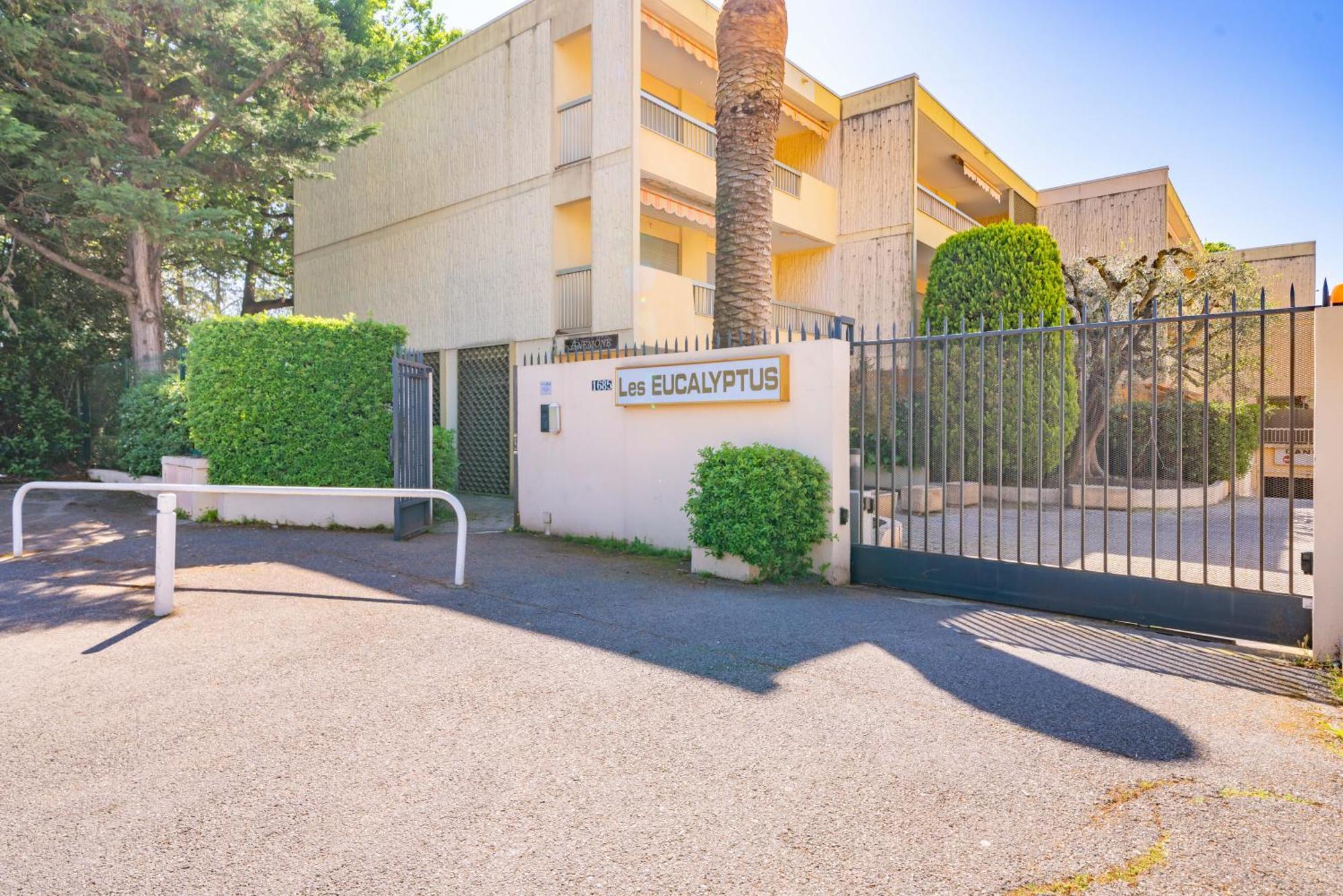 Spacious Apartment At A 5 Min Walk From The Beach Antibes Dış mekan fotoğraf